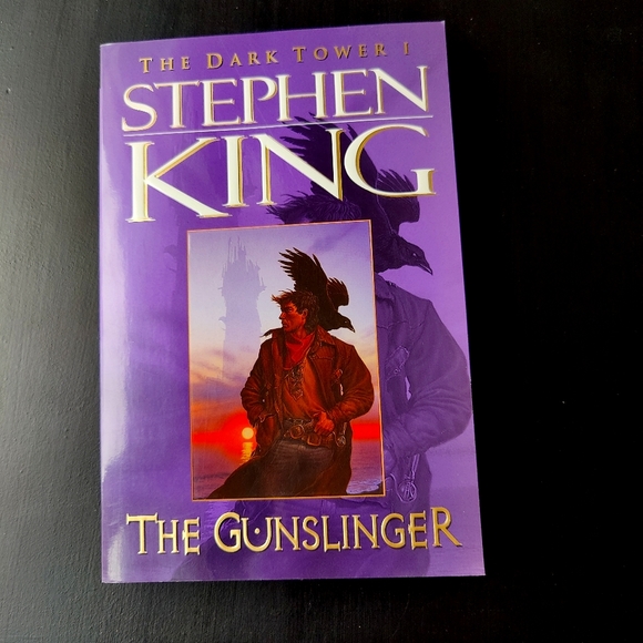 Stephen King Other - Paperback | Stephen King's The Dark Tower 1 - The Gunslinger
